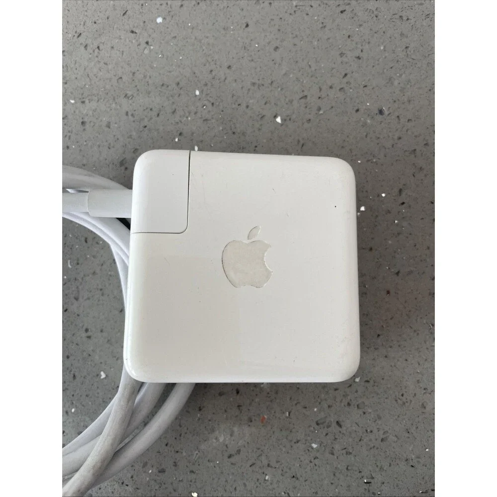Genuine Apple A1947 61W USB-C Power Adapter Charger Power Brick w/ wall cord